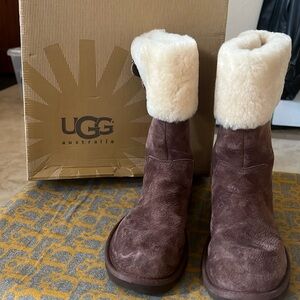 UGG- Brand new